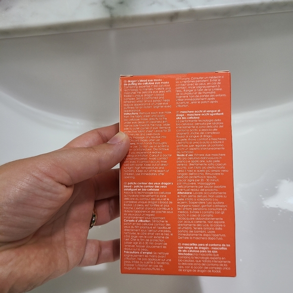 New in Box Rodial Dragons Blood eye mask hydrating skincare self care - Picture 3 of 6